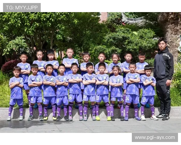 Osimhen从贫困中崛起：童年足球梦的启航之路