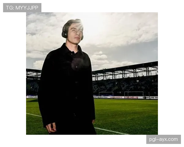 伊尔迪兹闪耀赛场，青年才俊崭露头角引足坛瞩目