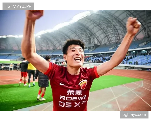 武磊状态回暖助国足挺进进球榜首位，表现亮眼引关注