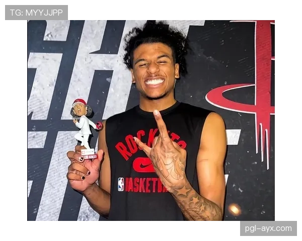 杰伦·格林无球跑动效率提升，拉开火箭外线空间