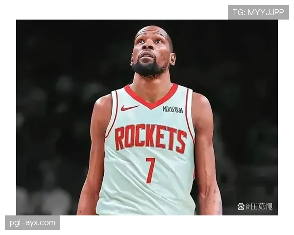 杜兰特挡拆拉开空间助攻库里，提升球队三分效率明显