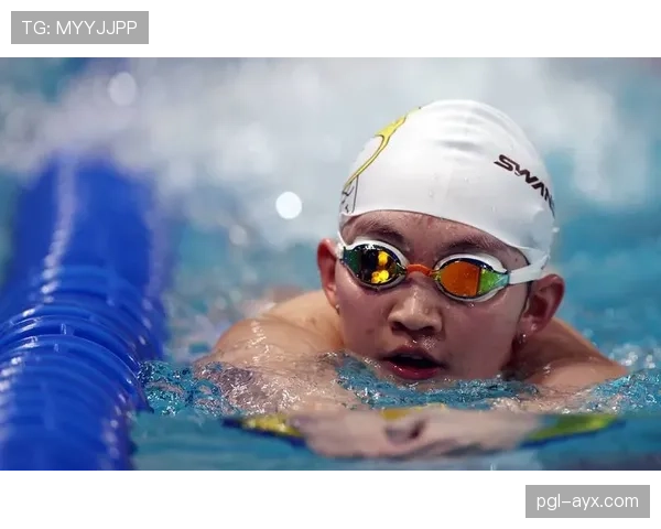 李冰洁训练完吃顿饭花得比我一个月工资还狠