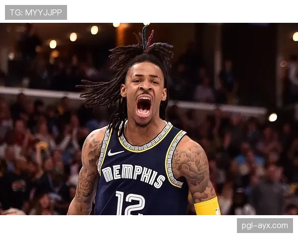 贾·莫兰特最新出街照，珠宝一闪我工资直接下线